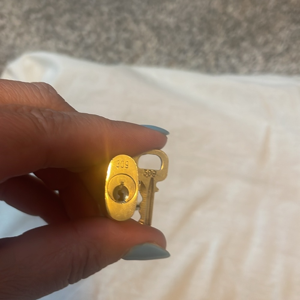Authentic!!! Louis Vuitton Lock and Key Set! 301, 309, 330 - Picture 13 of 15